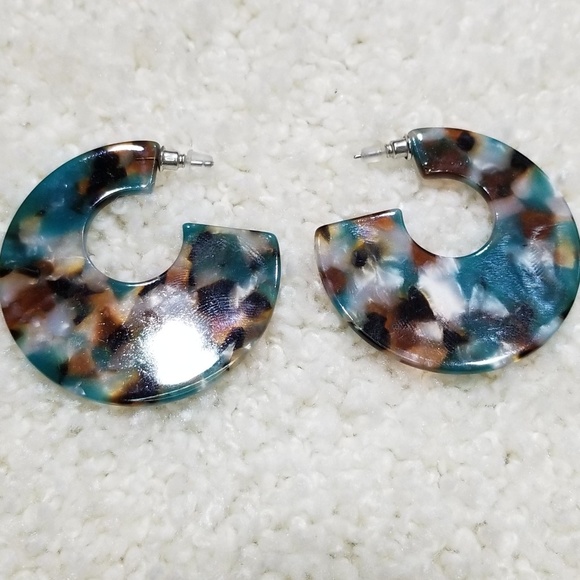 Multi-Color Plastic Earrings - Picture 2 of 3